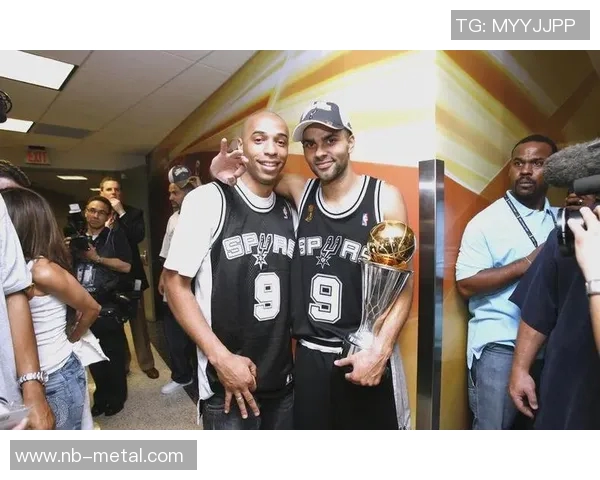 NBA球星与足球明星的友谊与竞争关系探讨